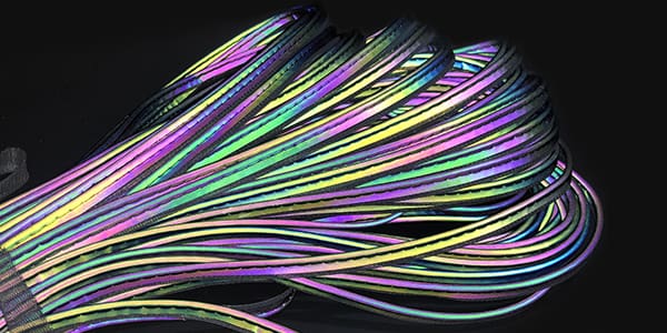 炫彩亚美官网（集团）科技有限公司包边